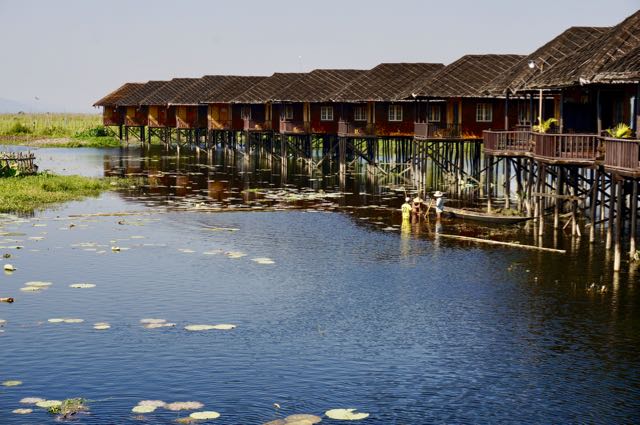 Inle Lake Boat Tour bungalows